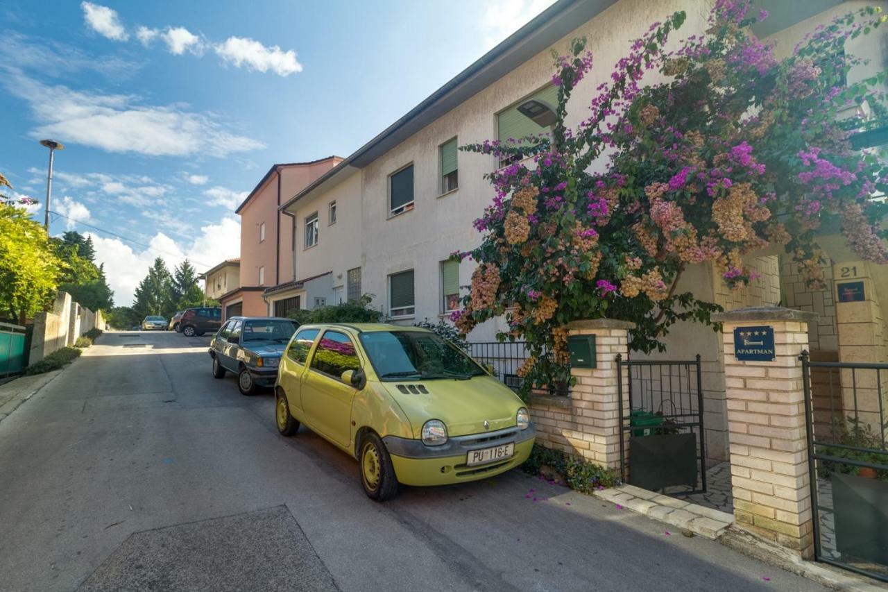 Apartments Tonka Near Beach And Sea プーラ エクステリア 写真