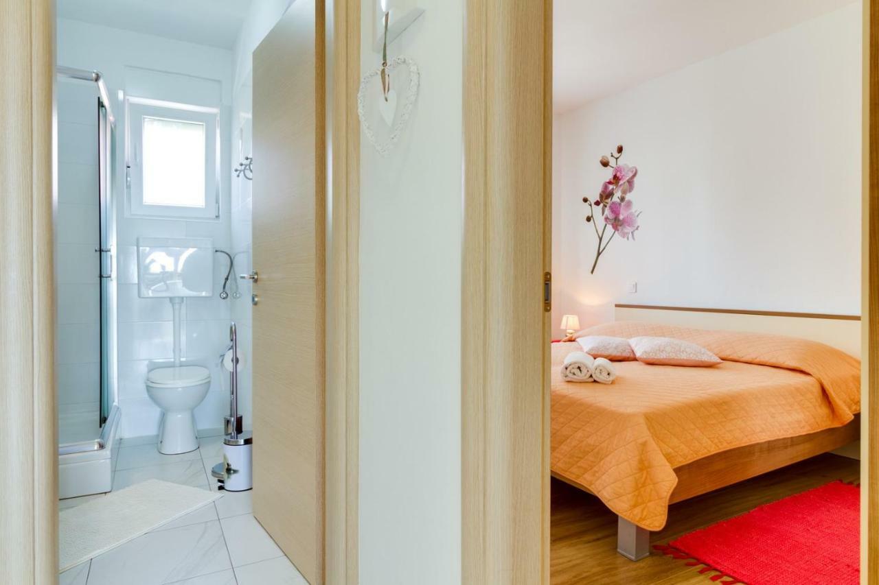 Apartments Tonka Near Beach And Sea プーラ エクステリア 写真